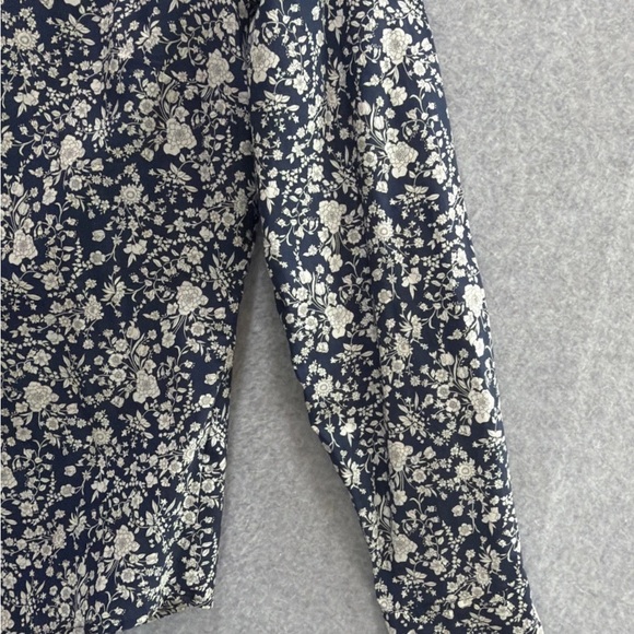J. Crew Liberty Fabrics Navy and White Floral Women’s Longsleeve Button Up Shirt - Picture 5 of 10